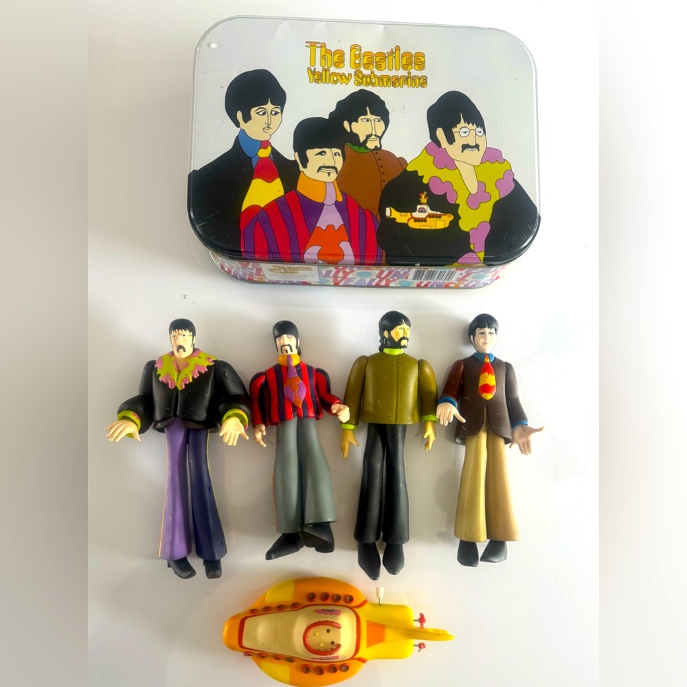 Beatles Yellow Submarine 1999 Figures & tote lunchbox McFarlane collectors set